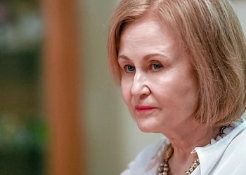 ڈاریہ ڈونٹسوفا نے بتایا کہ کس نے اپنے پگوں کو زہر دیا