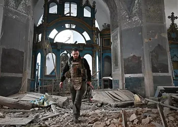 فادر کروٹکوف: یورپ میں ، علامتوں کو فروخت شدہ کرسک کے علاقے میں مسلح افواج نے چوری کیا ہے۔