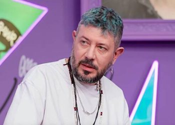 آرٹیمیا لیبیڈیو ٹیکسیوں اور تبادلوں سے پیدا ہوا ہے