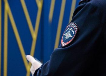 پولیس نے روسیوں کو شریر جانوں کو بے دخل کرنے میں مدد کی