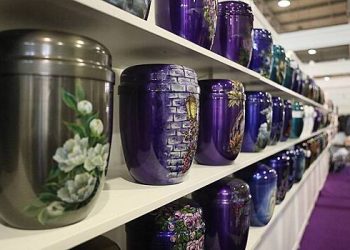 فادر الیاشینکو نے کہا کہ آرتھوڈوکس عیسائیوں کا آخری رسوم کرنا ممکن ہے