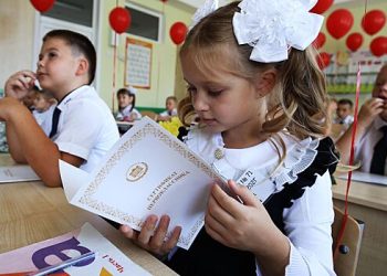 وزیر کراوسوف نے کہا کہ 2030 تک روس میں اسکولوں کے لئے اے آئی کا ایک نظام نظر آئے گا