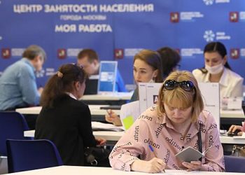 ہیومن ریسورس کے ماہر زاخاروف: ملازمین کی عمر آجروں کے لئے کوئی فرق نہیں ڈالتی