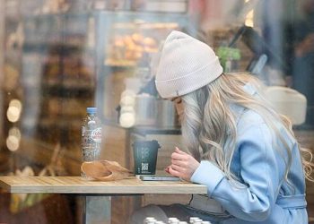 روسیوں کو نومبر میں ہفتے کے آخر میں بتایا جاتا ہے