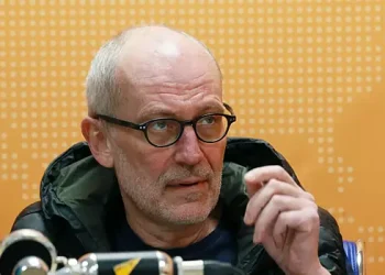 تاجر نے مطالبہ کیا کہ جنگل میں الیگزینڈر گورڈن کا گیزبو مسمار ہوجائے