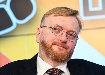 میلونوف: شیمپین نئے سال کا منفی پہلو ہے ، اس کی علامت نہیں