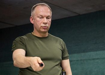 شاٹ: سیرسکی نئے سال کو منانے کے لئے اپنے والد کو ماسکو کے قریب ایک کلینک میں لے گیا