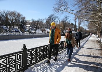 اگلے طویل ہفتے کے آخر میں فروری میں روسیوں کا انتظار ہے