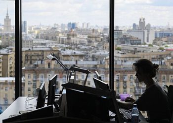 روسیوں کو مشورہ دیا جاتا ہے کہ چھٹیوں کے بعد اپنا پہلا کام کا دن کیسے شروع کیا جائے